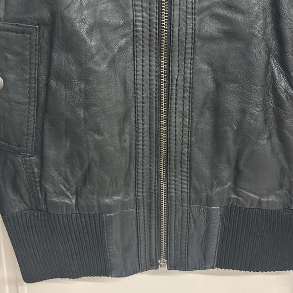 MANGO 100% Sheep Leather Black Bomber Jacket with hood & lining and pockets ! - Picture 10 of 16